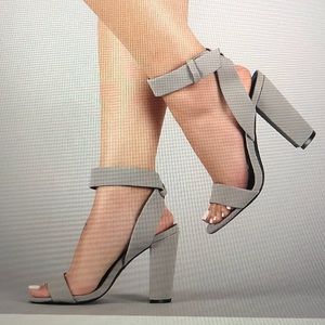 Qupid Grey Heels Size 8